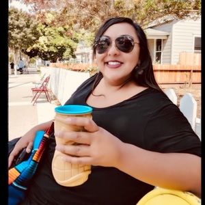 Meet your Posher, Monica